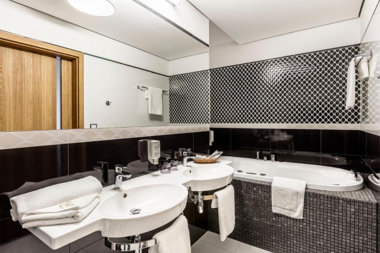 Mercure Brant 4*